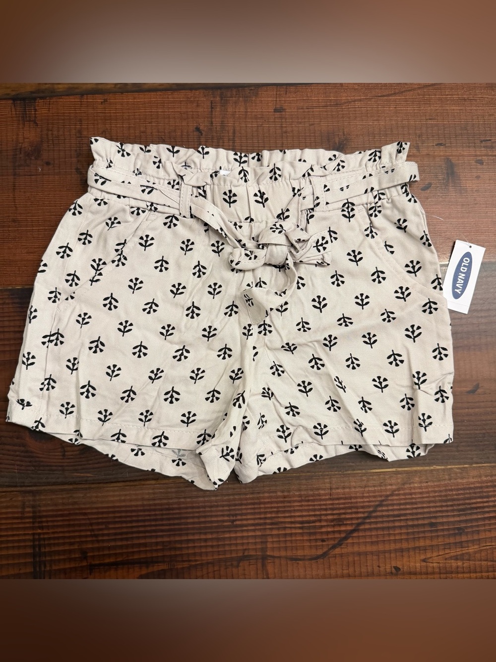 Old Navy Girls Size 8 cream/black Floral Paperbag Waist Shorts NWT